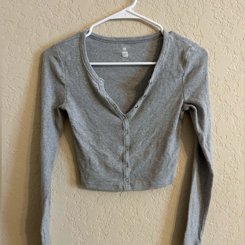 Long Sleeve Button Crop Tops